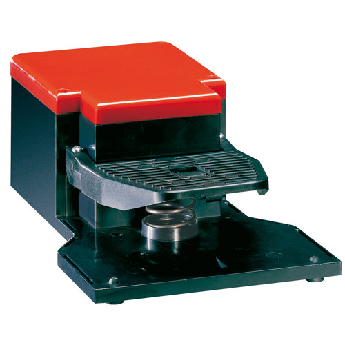 Lovato KG100S11, Foot Switch with Free Actuation, K Series, One Pedal, Plastic Body, Open, Contacts 1NO+1NC Snap Action